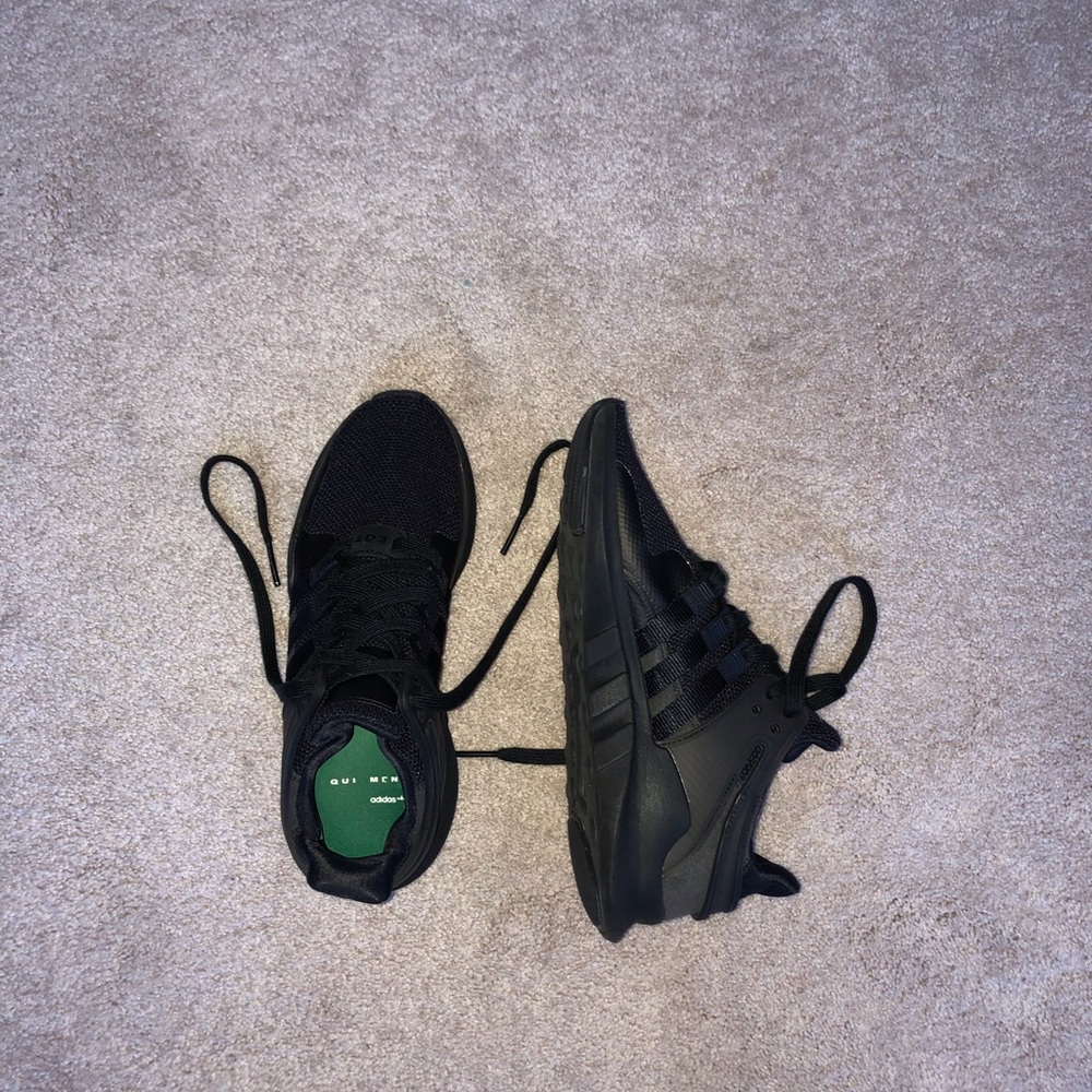 8.5 black adidas